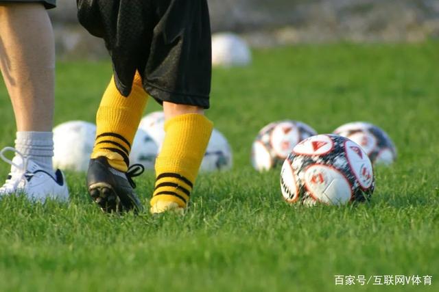 惊人真相！大妈自豪炫耀儿子，却暴露他与白人伴侣同居